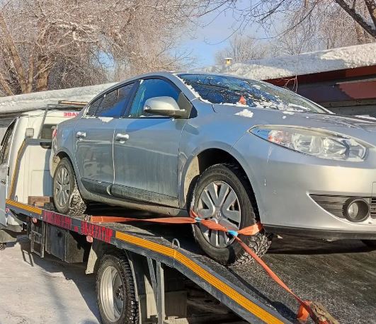 Эвакуатор в Орске: перевозка легкового автомобиля на платформе